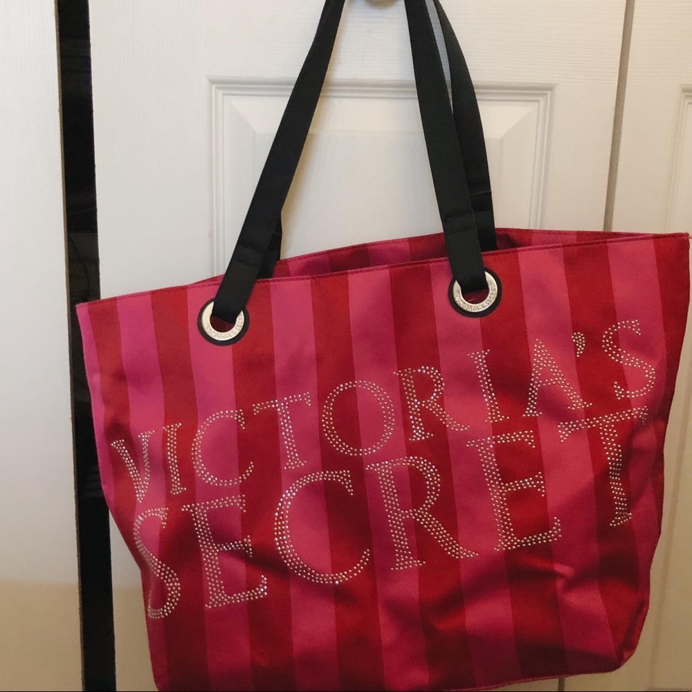LIMITED EDITION 💕💄 Victoria’s Secret Bag